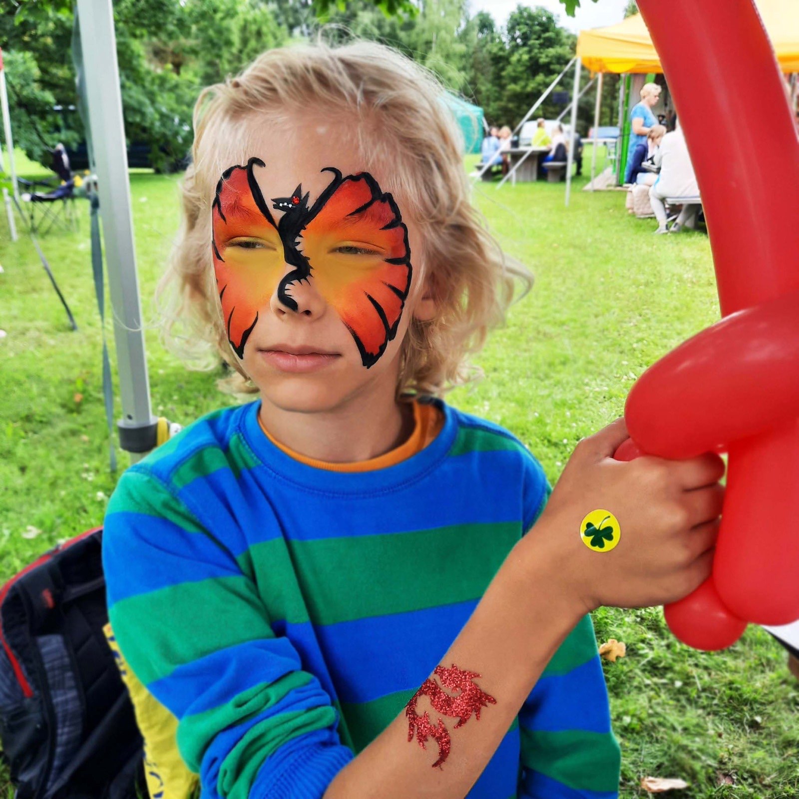 Draakoni näomaaling kooli- ja pereüritustele